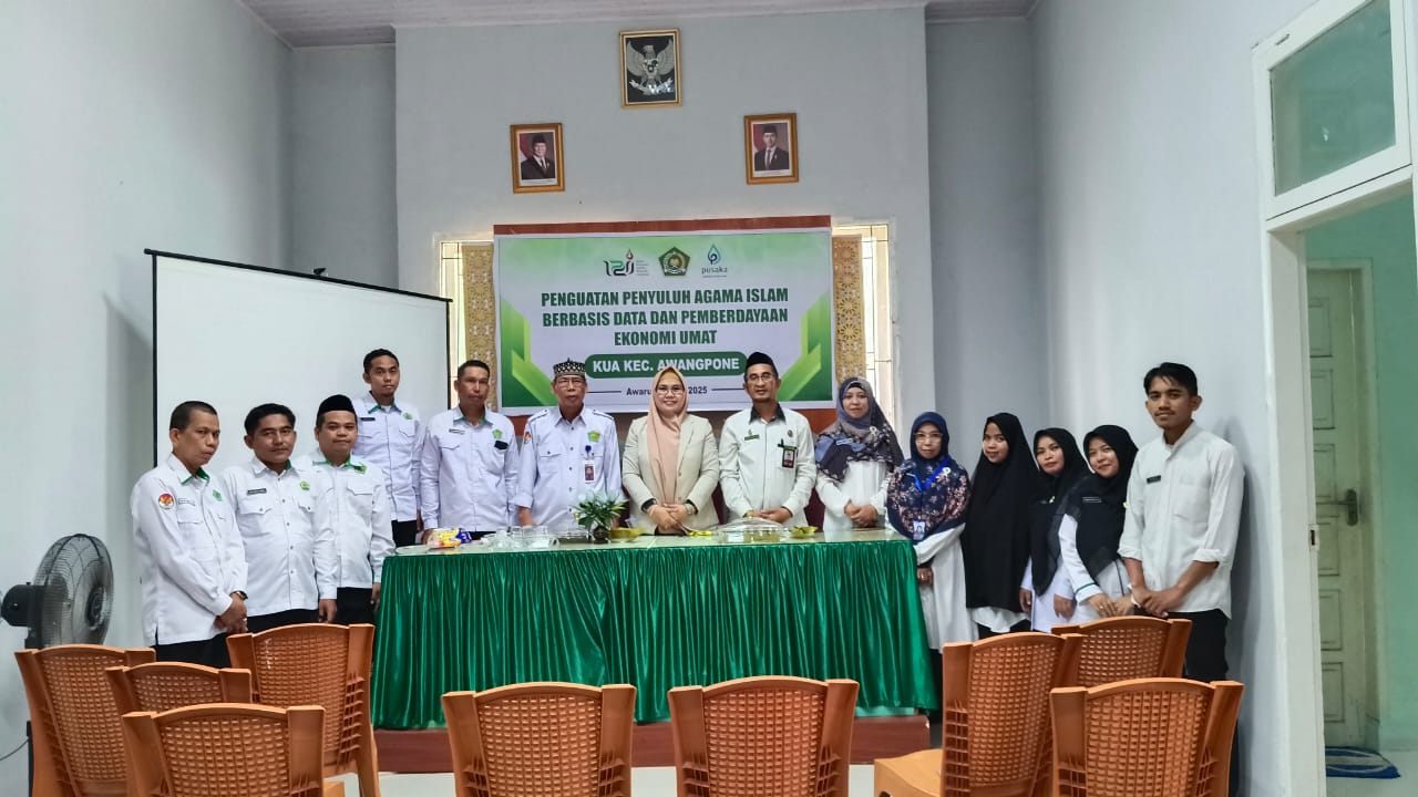 penyuluh agama islam KUA Kecamatan Awangpone mengikuti pembinaan penguatan berbasis data