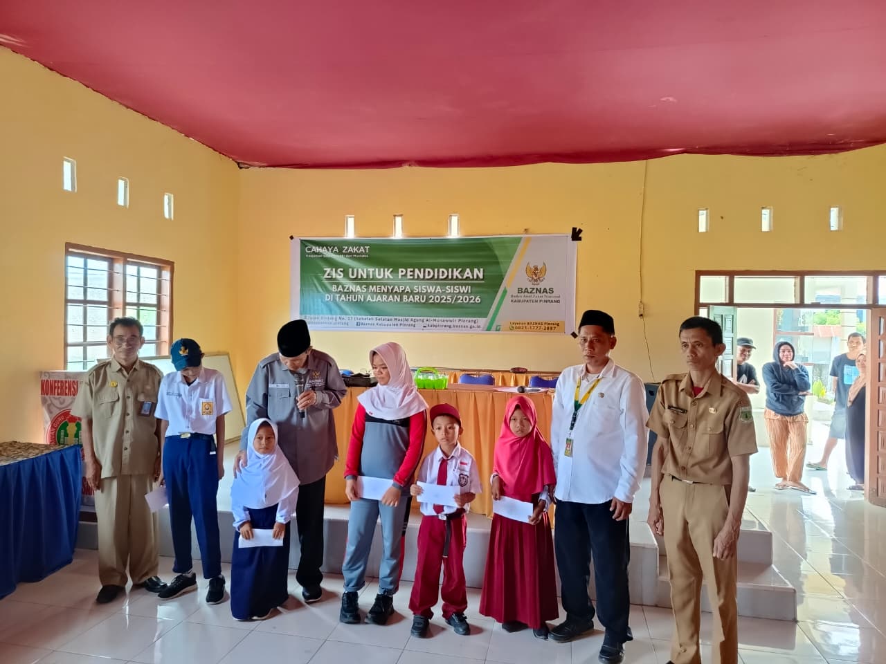 Dukung Generasi Cerdas, KUA Lanrisang Hadir dalam Penyaluran ZIS BAZNAS