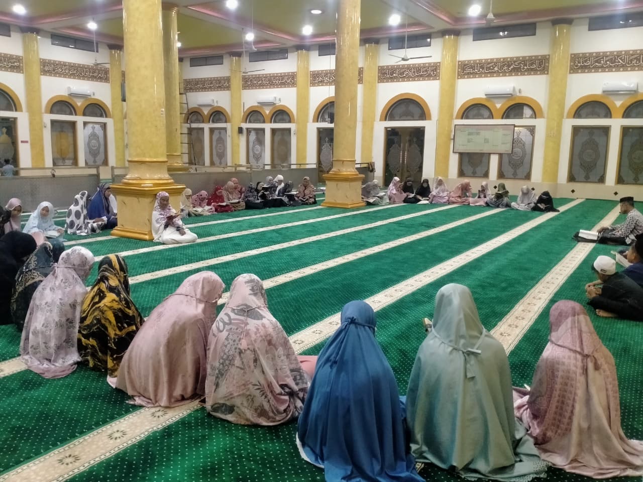 MTsN 1 Sidrap Sukses Gelar Malam Jumat Berkah di Lingkungan Masyarakat