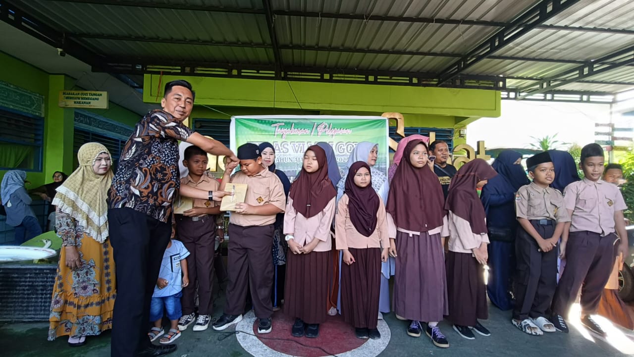 Suasana penerimaan raport