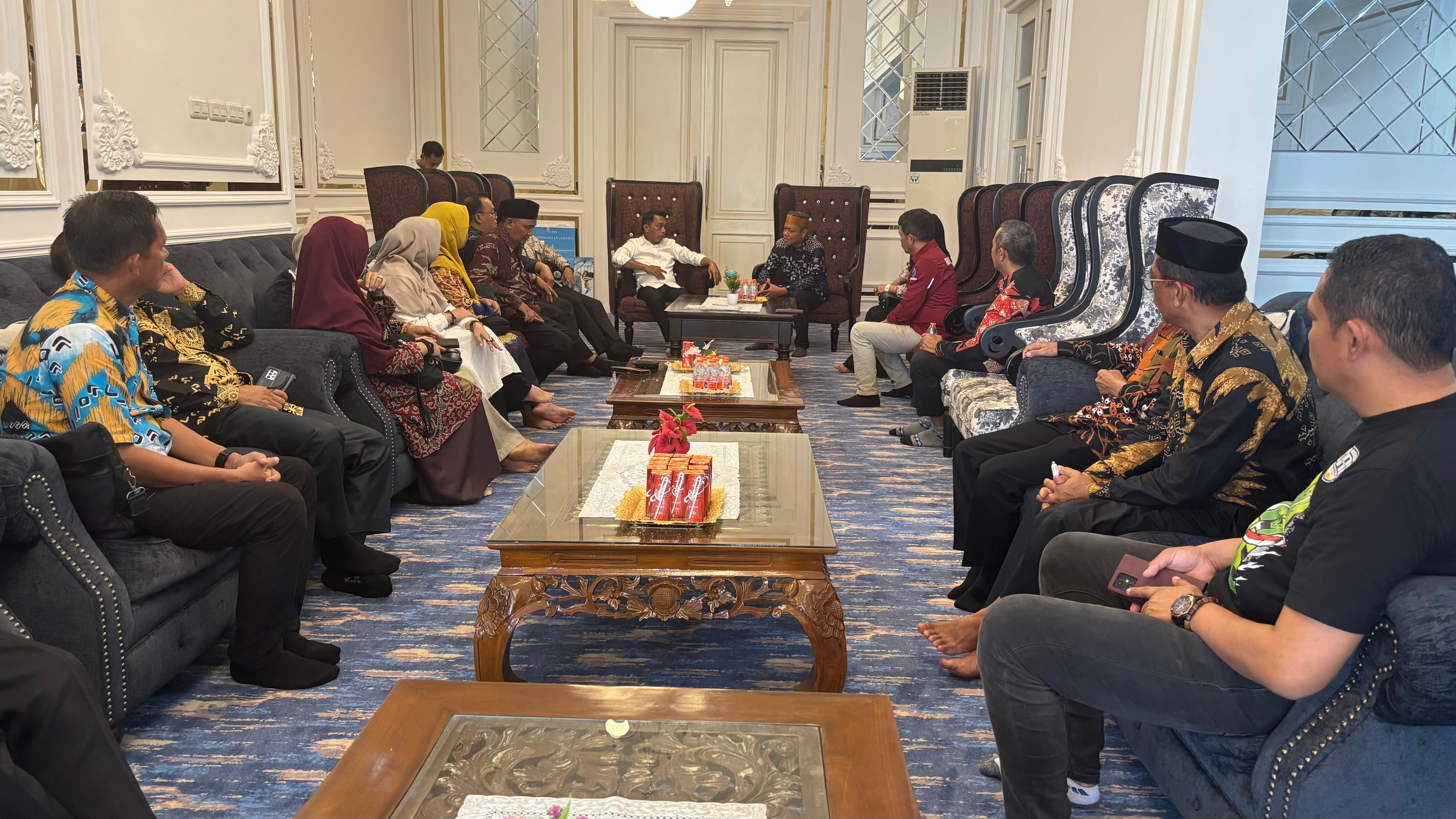 Kakan Kemenag Sidrap Bersilaturahmi dengan Bupati