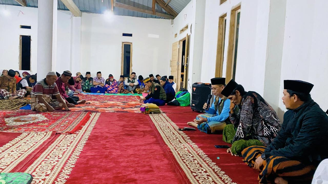 Drs. H. Jufri, MA Hadir Pada Memberikan Tausiyah Pada Pertemuan Majelis Taklim Kec. Latimojong