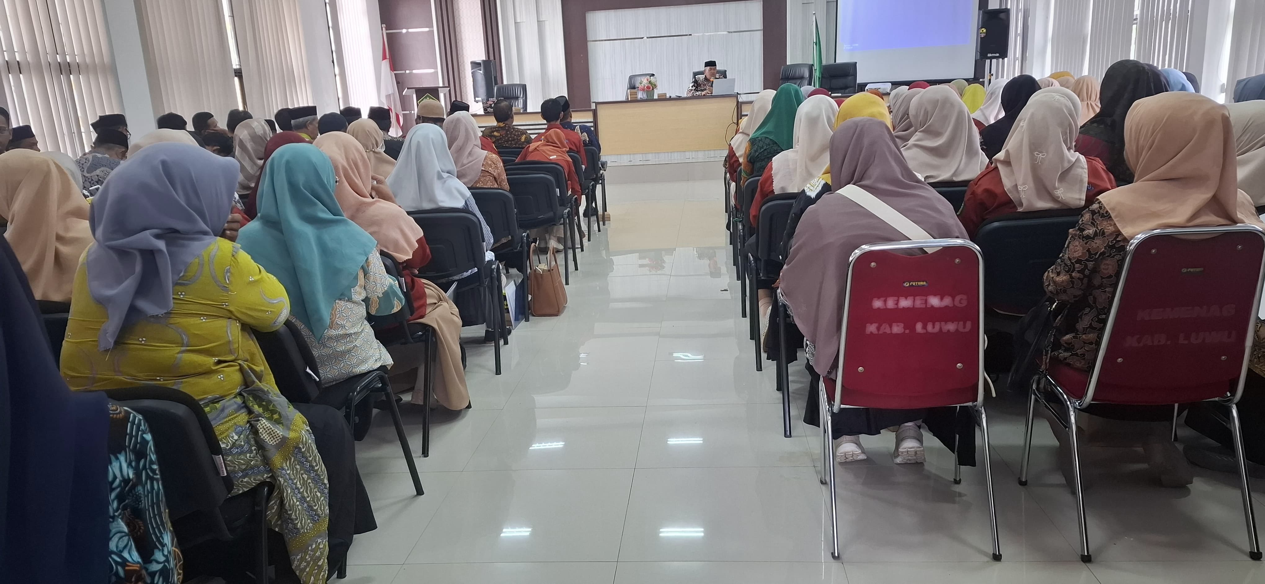 Sudirman Mahide Berikan Arahan Pada Rakor Pendis