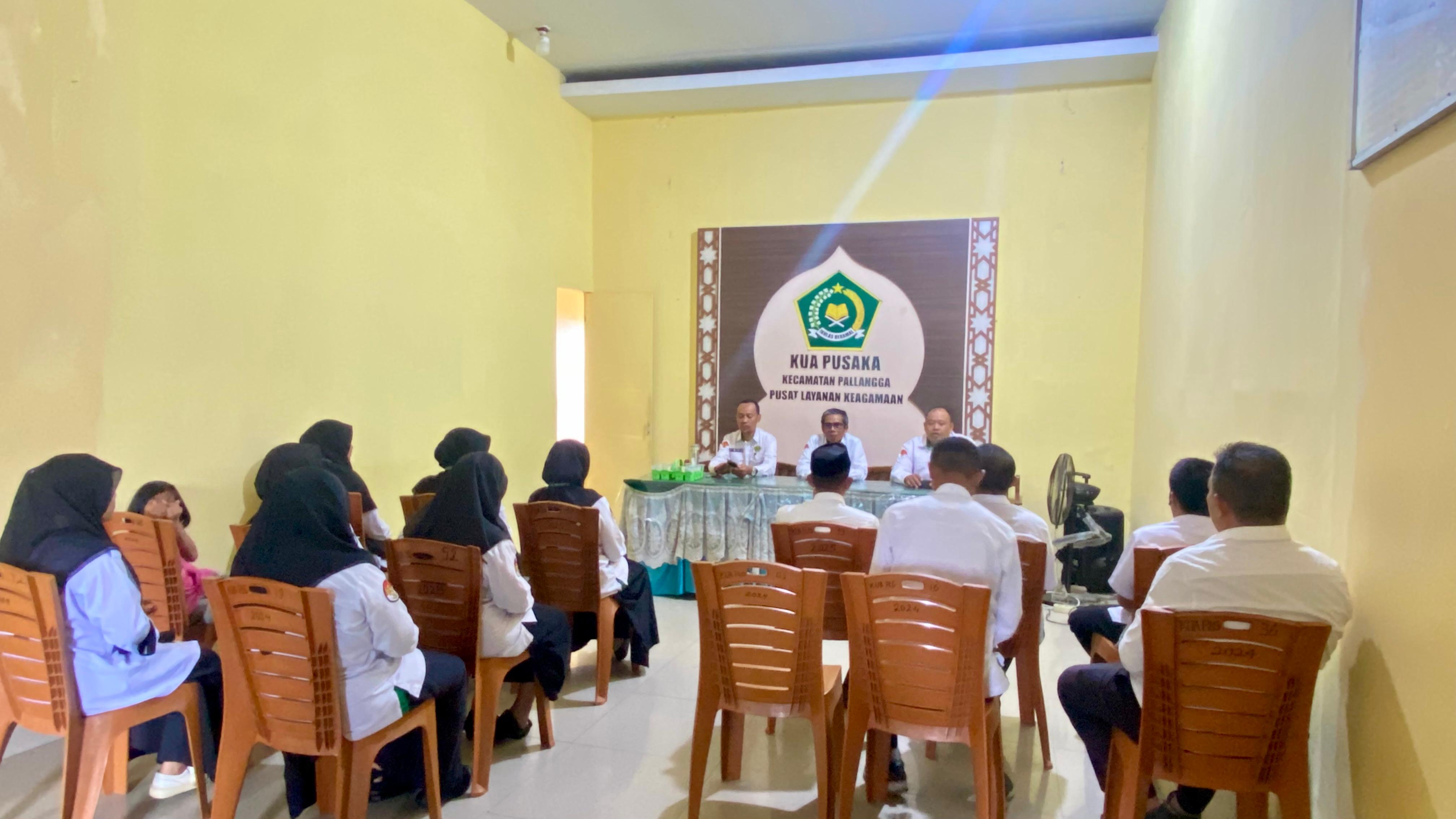 Rapat di aula KUA