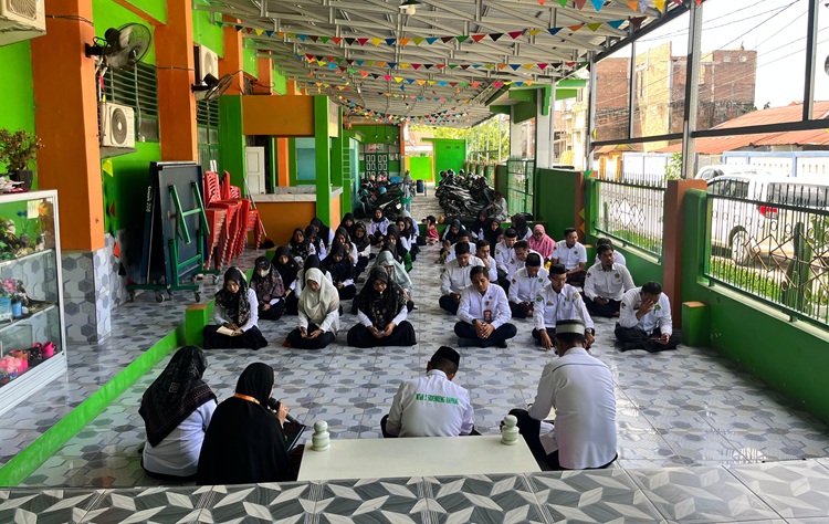 MTsN 2 Sidrap Gelar Istighotsah dan Doa Bersama Untuk Keselamatan NKRI.