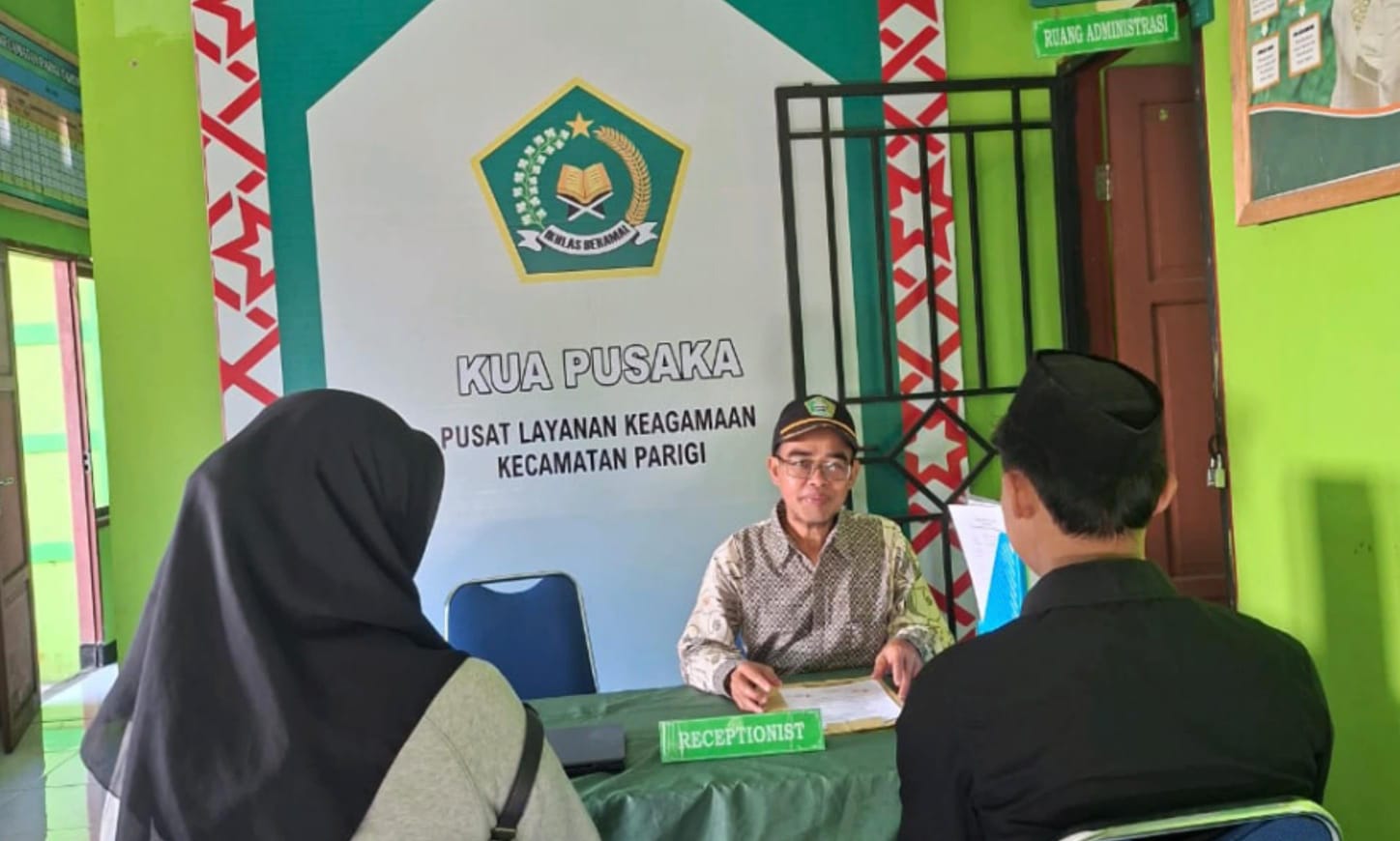 Penyuluh saat menerima kunjungan catin