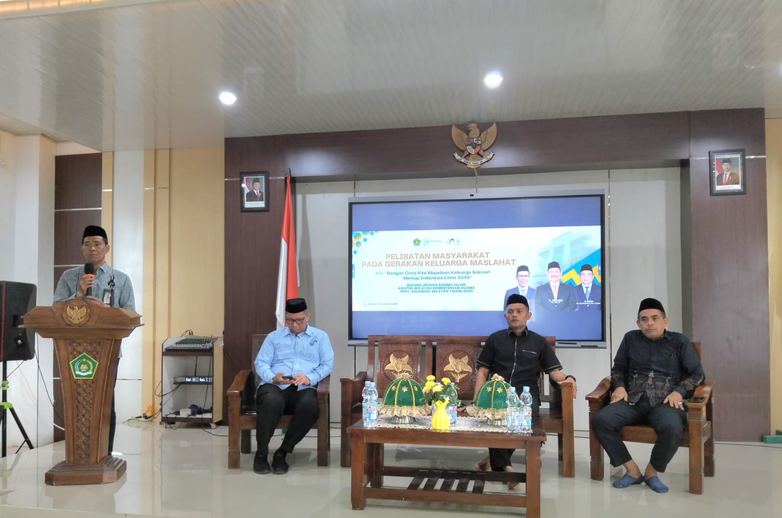 Kabid urais saat memberikan arahan