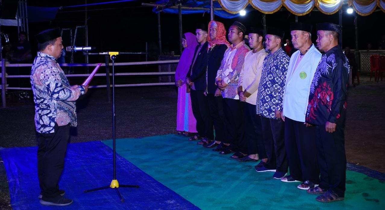 Kepala KUA saat kukuhkan dewan hakim