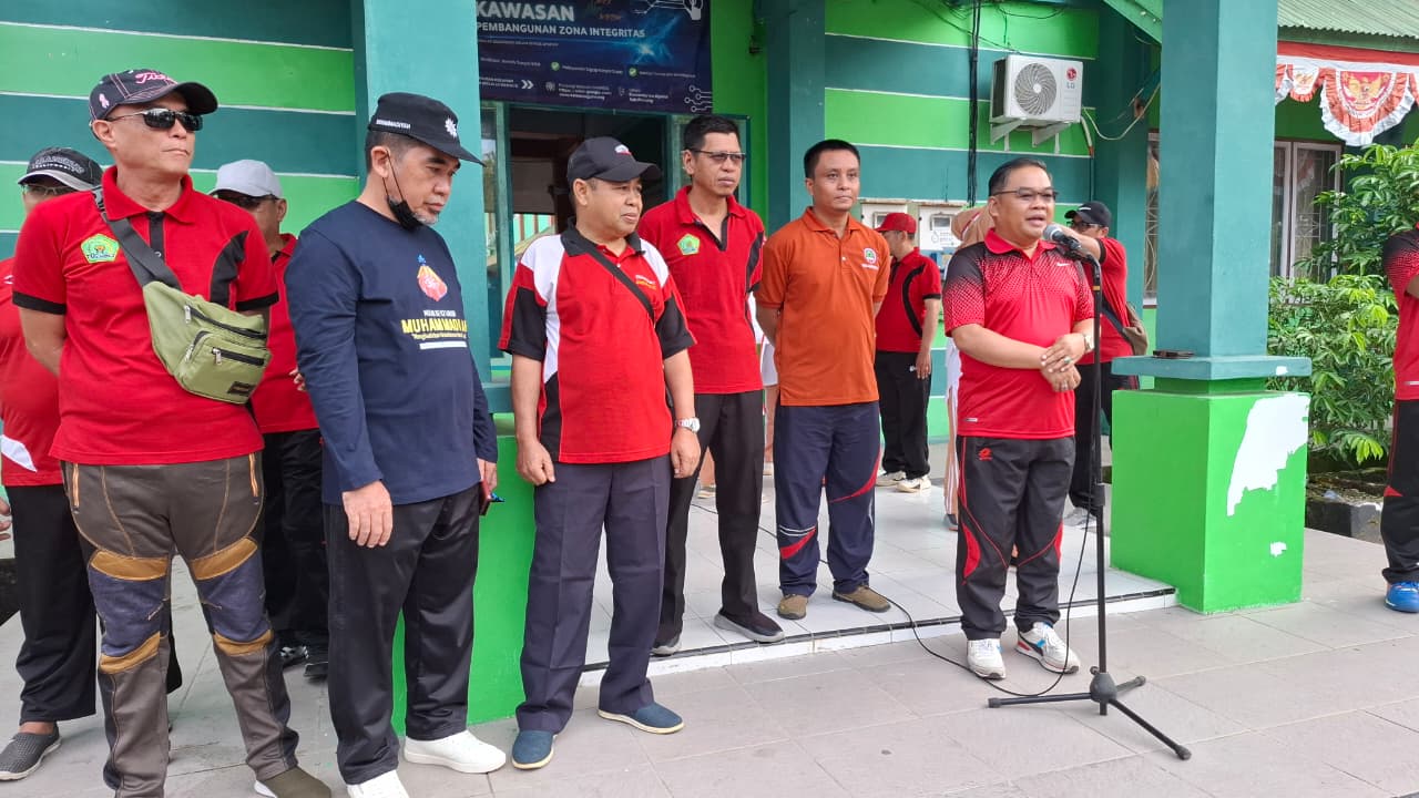 Keluarga Besar Kemenag Pinrang Ikuti Gerak Jalan Kerukunan