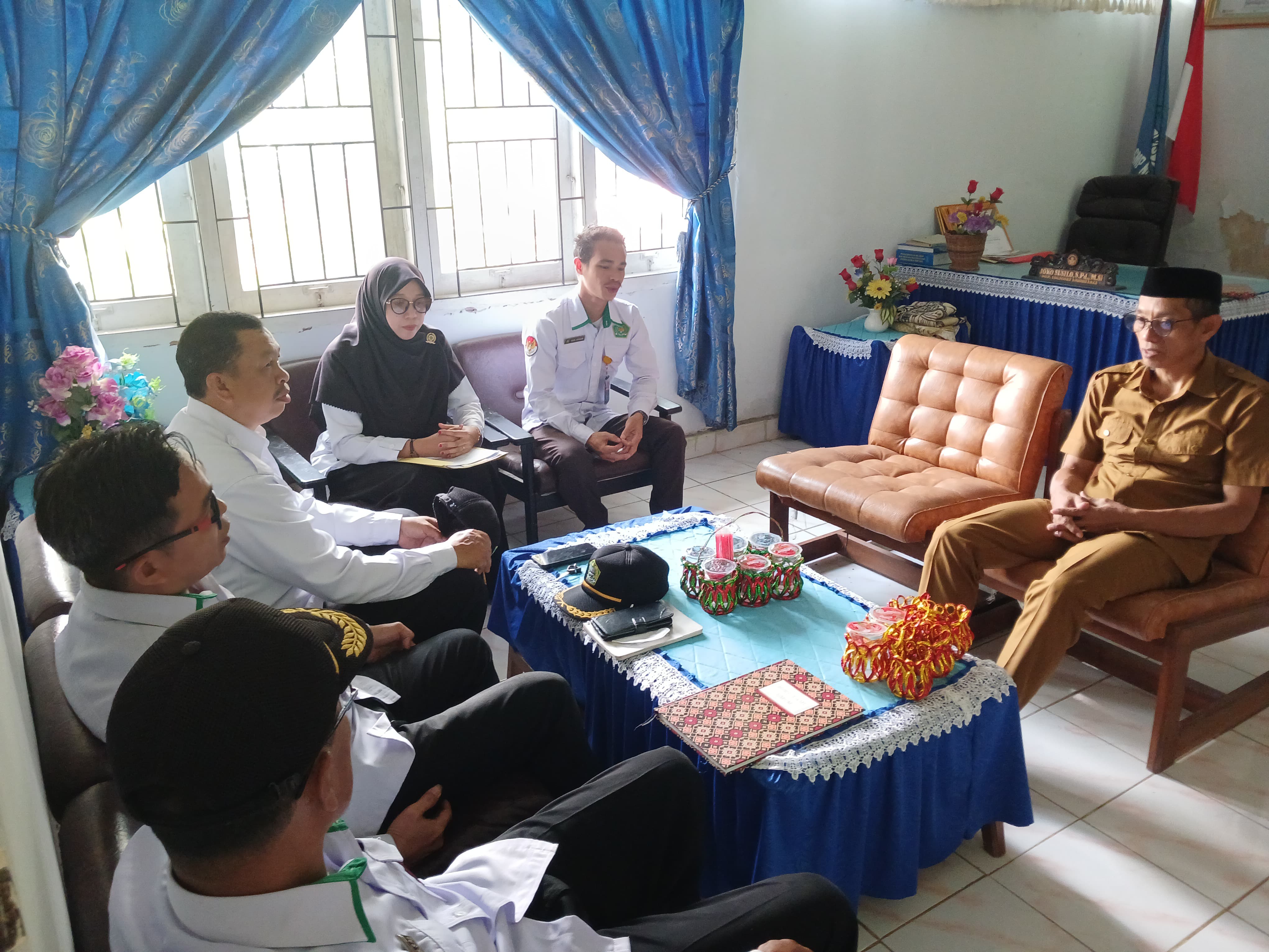 Suasana pertemuan di SMP 1 Parigi