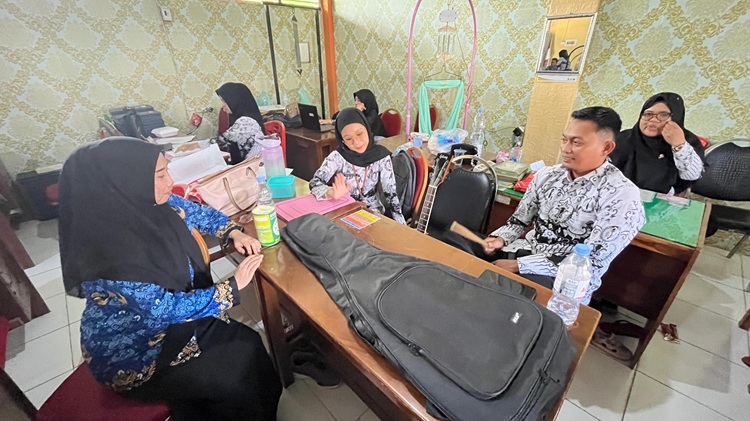 Kolaborasi Guru Seni MTsN 2 Sidrap, Siap Hadirkan Inovasi dan Kreatifitas.