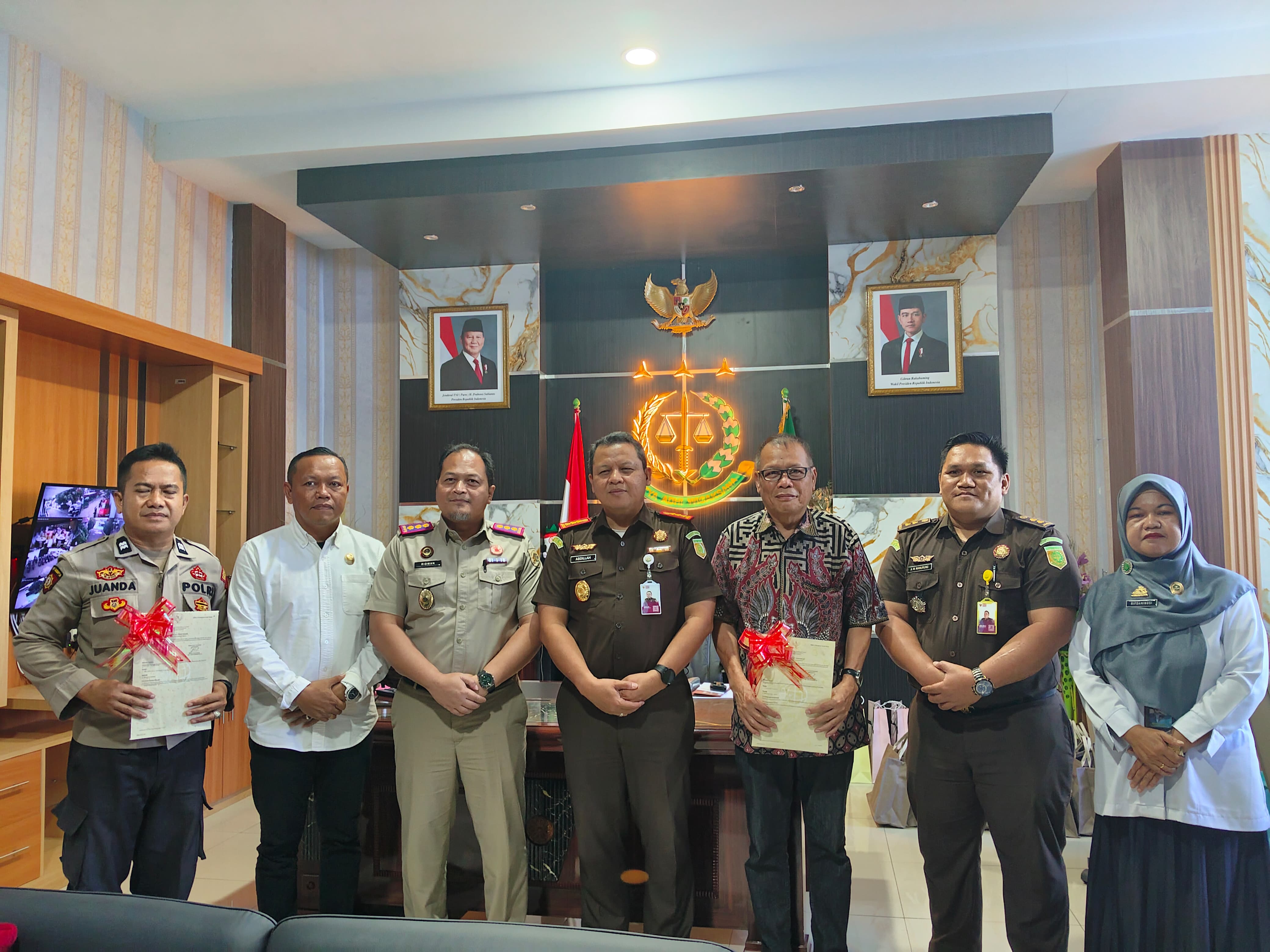 Penyerahan Sertipikat Tanah Wakaf 3 Masjid di Kota Parepare
