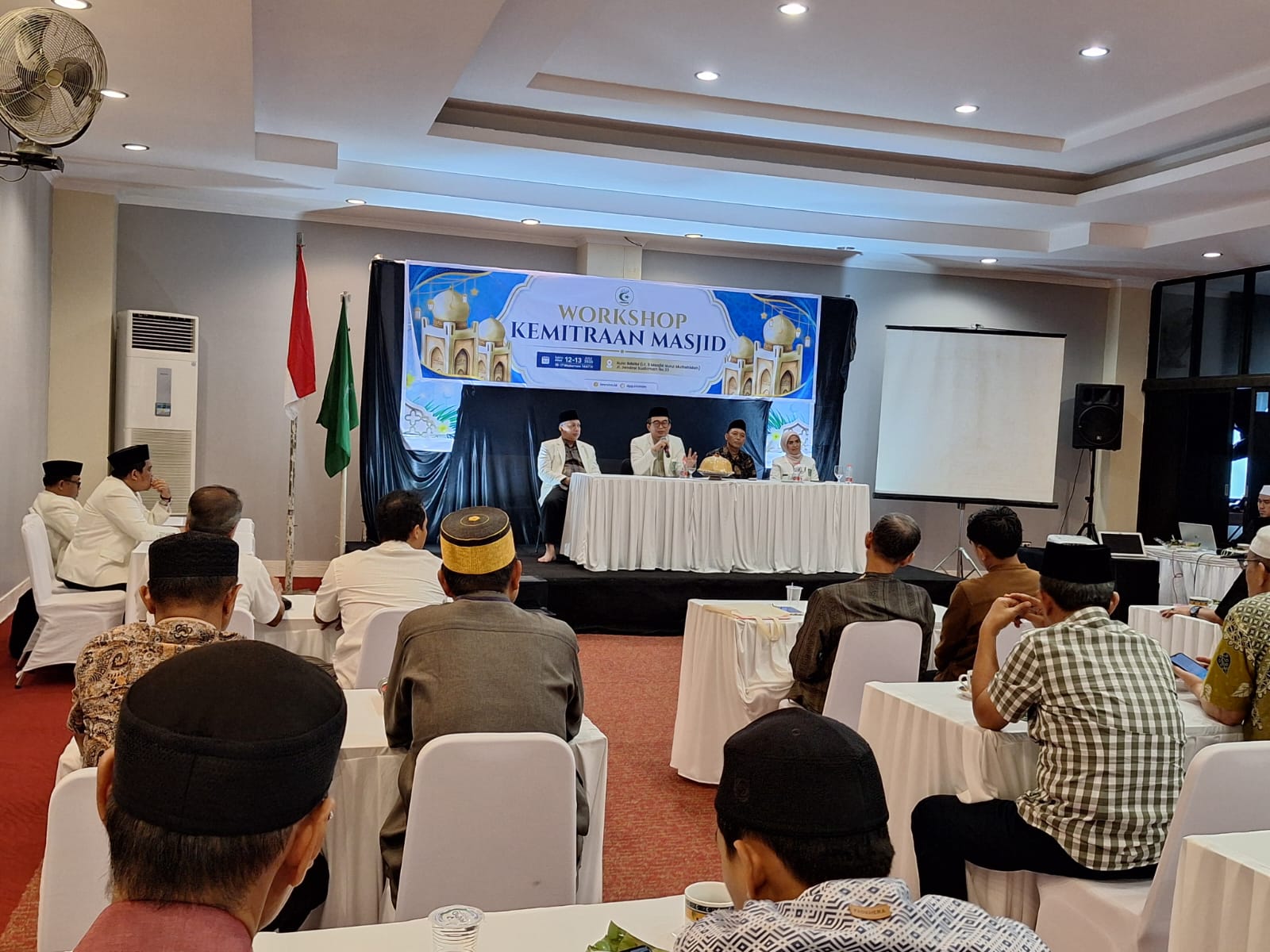 Kakankemenag Kota Makassar H.Irman saat mebuka kegiatan