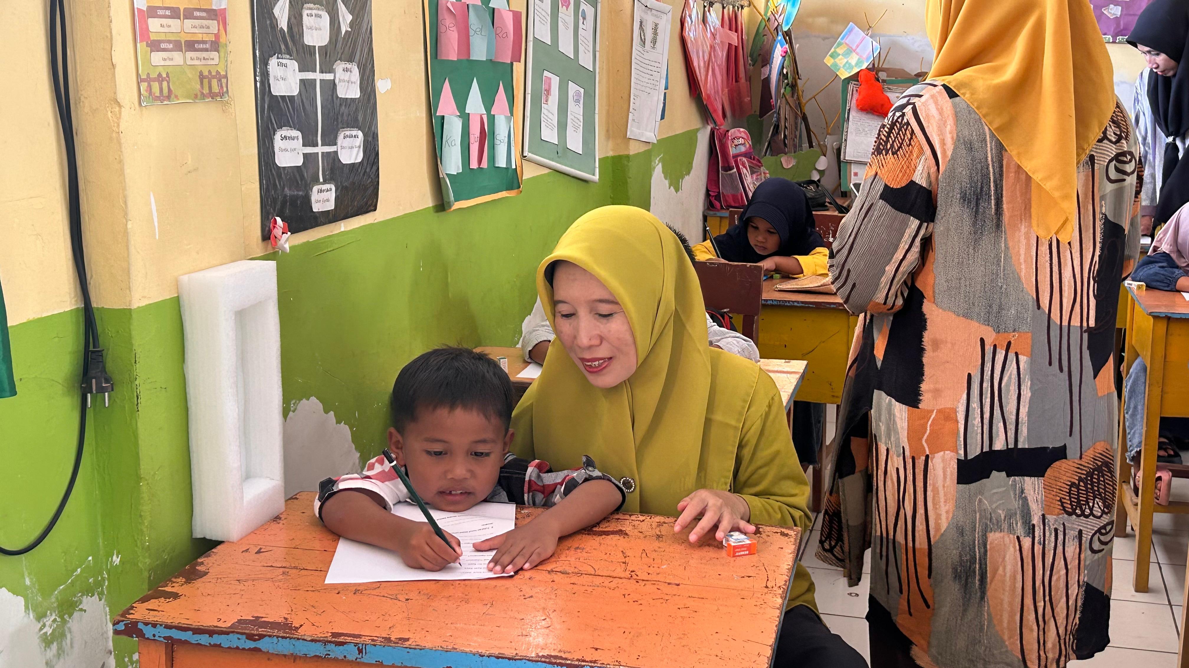 MIN 1 Sinjai Laksanakan Tes Baca Tulis Al-Qur’an pada Hari Kedua Peserta Didik Baru