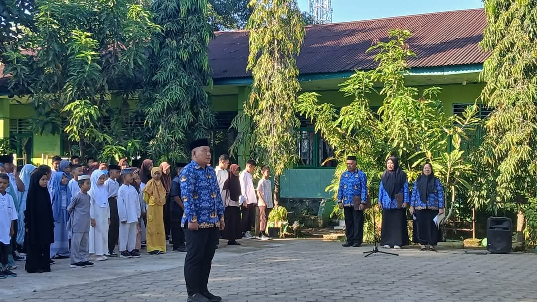 Suasana upacara di MIN 2 Gowa