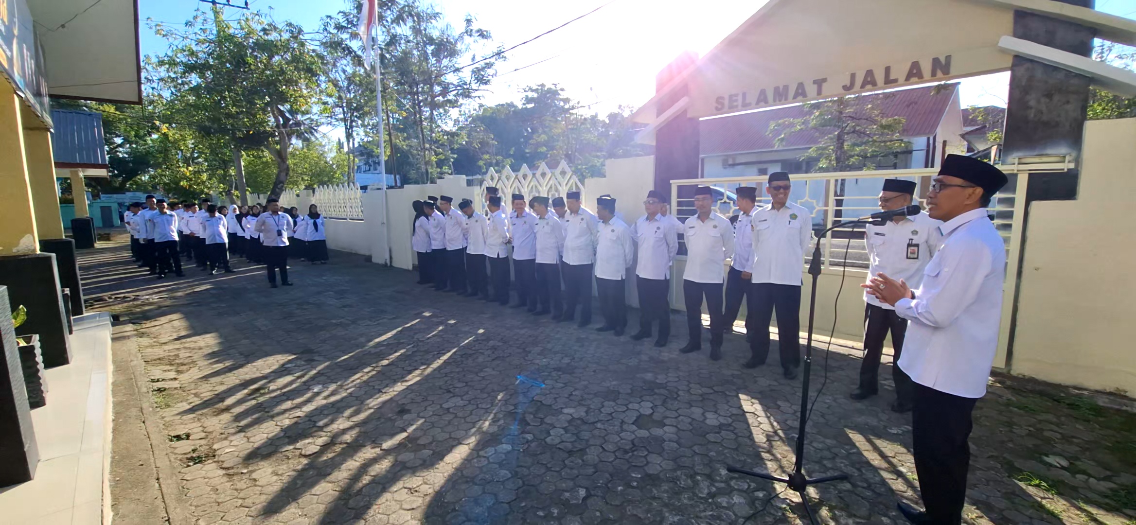 Apel Pagi Kemenag Barru: Kepala Kantor Tekankan Kolaborasi, Efisiensi, dan Persiapan Agenda Nasional