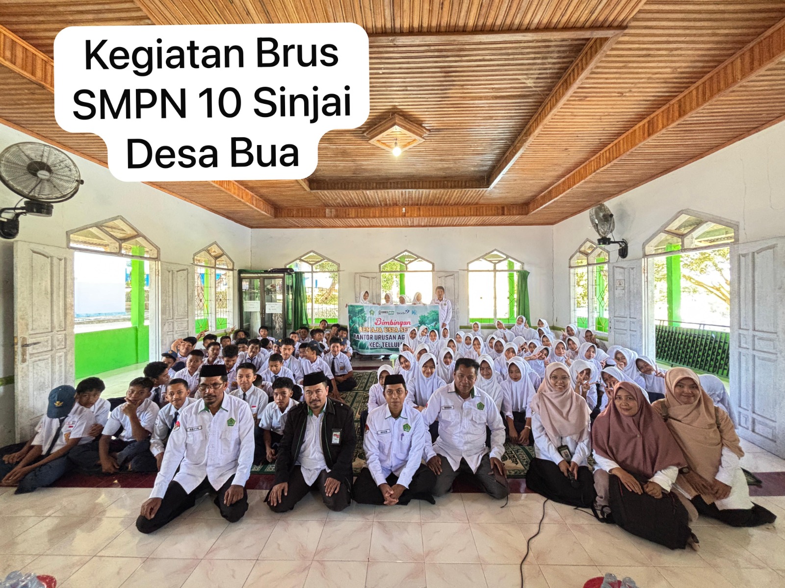 itu KUA Tellulimpoe menyelenggarakan kegiatan BRUS di SMP Negeri 10 Sinjai