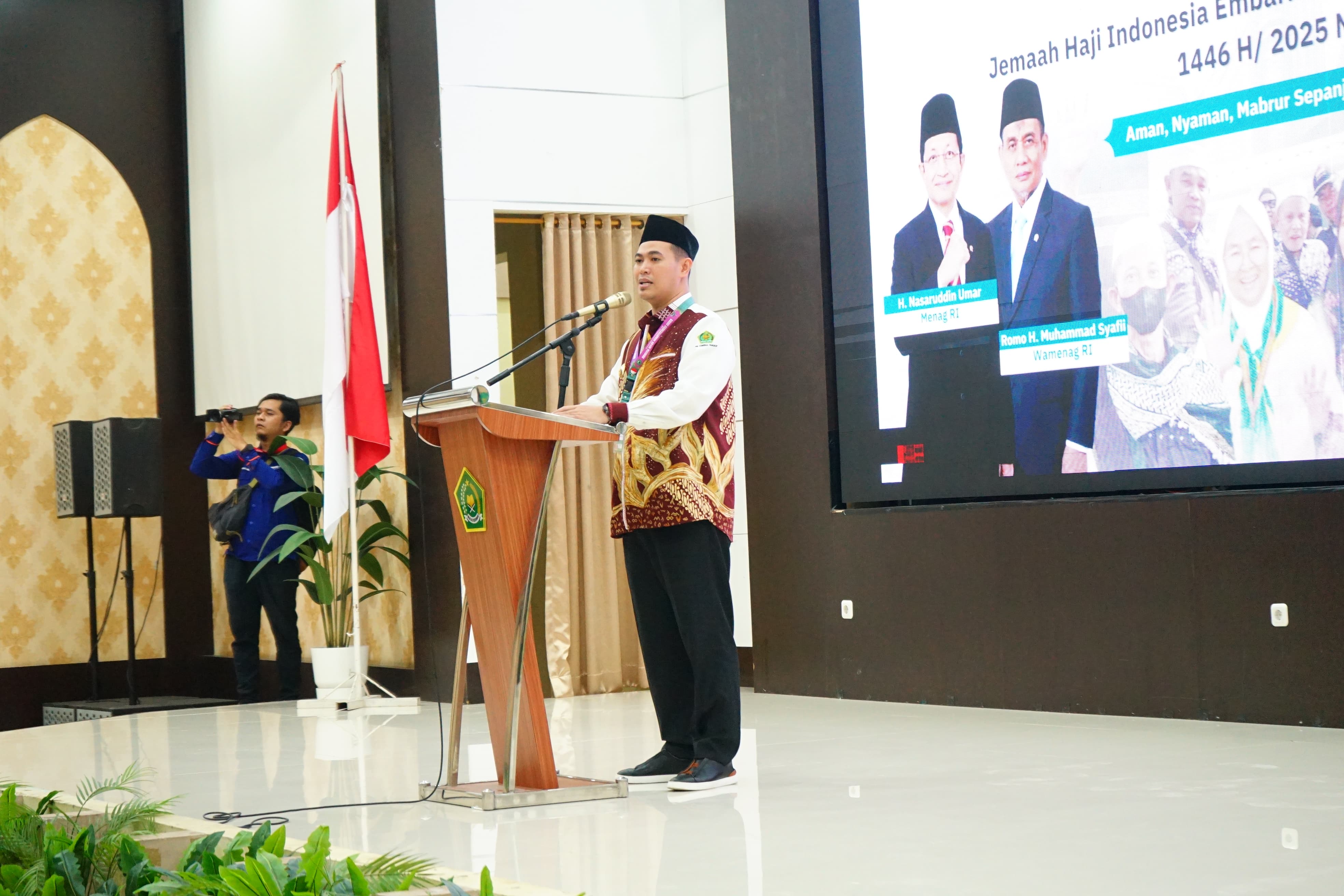 Sambutan Bupati MYL saat menyerah para JCH kepihak UPT Haji Makassar