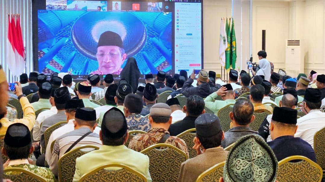 Menteri Aagama RI, Prof Nasaruddin Umar memberi pembekaln kepada ratusan imam masjid dan muballigh