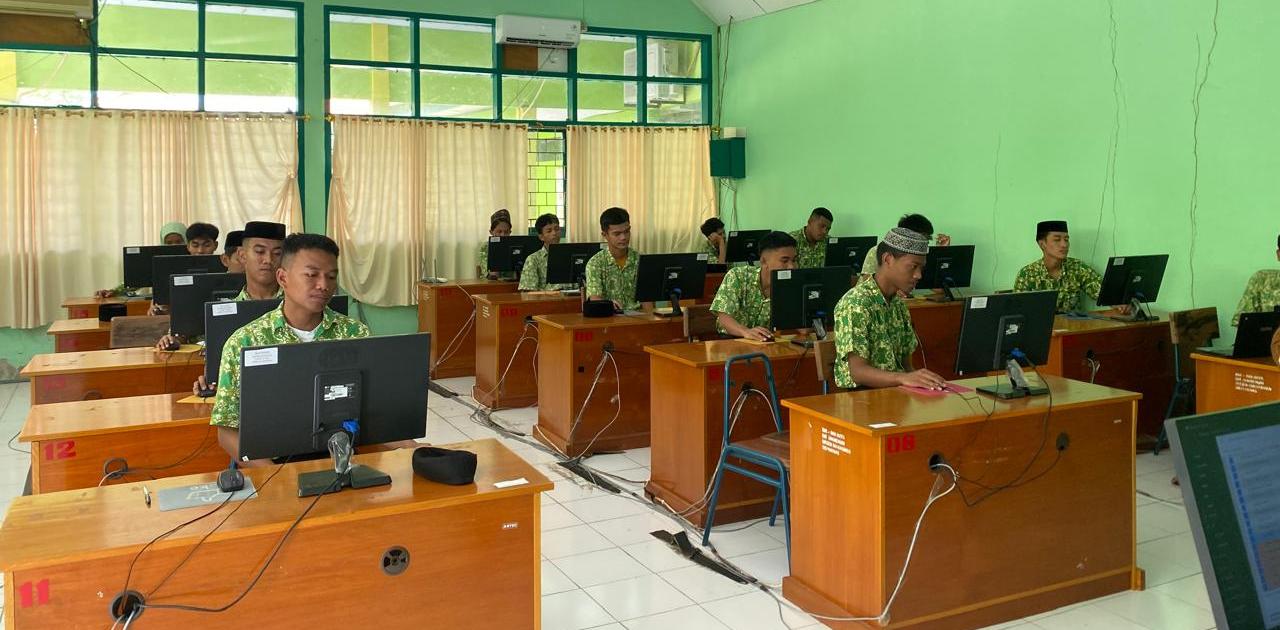 Santri MA Al Badar mengikuti Ujian Madrasah