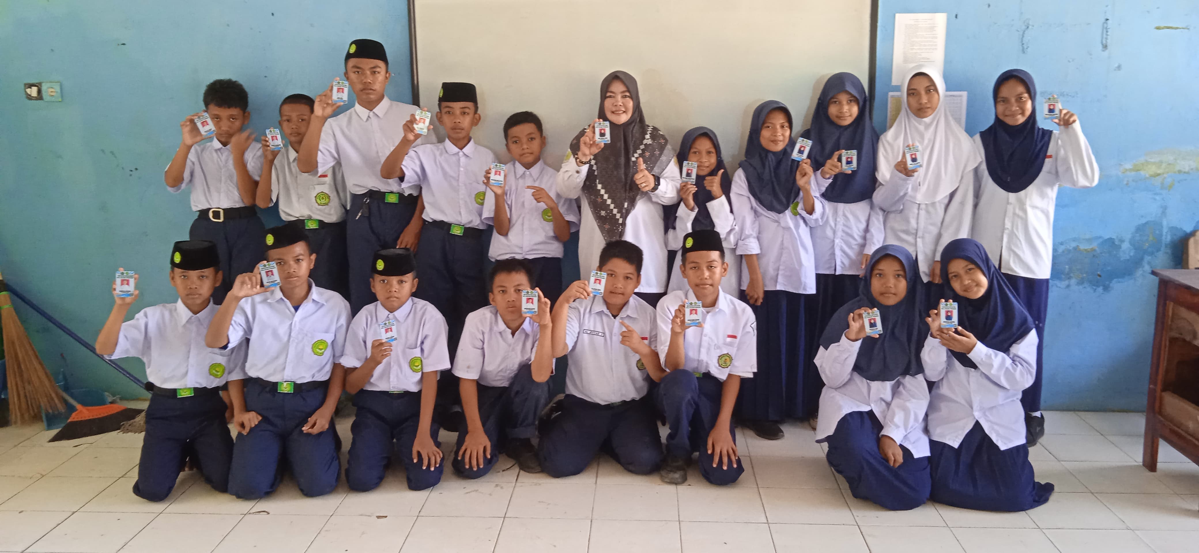 MTsN Pinrang Luncurkan Kartu Pelajar Berbasis NISN dan Barcode, Jadi Identitas Digital Siswa