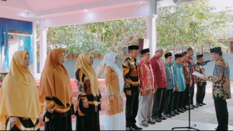 Kakan Kemenag Selayar Resmi Lantik Dewan Hakim Dan Panitera Stqh Xxxiii