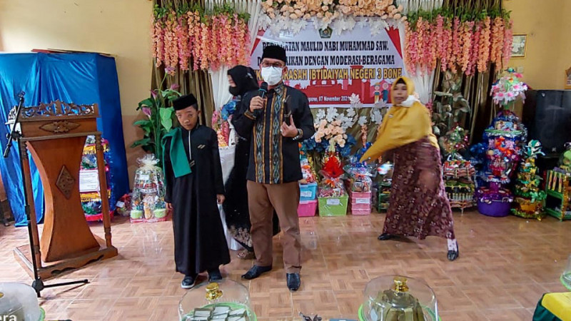 Kakan Kemenag Bone Ajak Guru Sampaikan Pesan Moderasi Beragama Ke Masyarakkat 8072