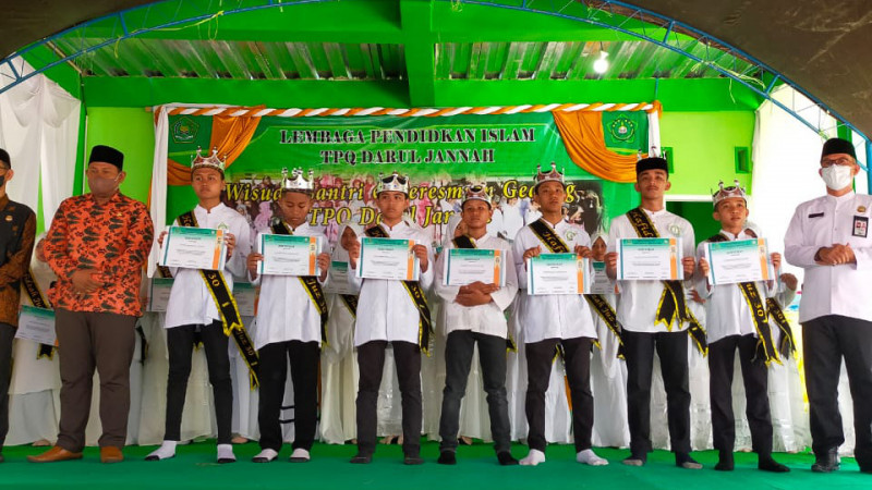 Wisuda Juz 30 Kelas Tahfidz MTsN 3 Bone