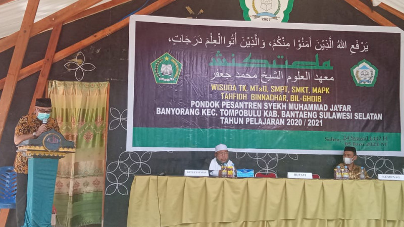 Wakil Bupati Bantaeng Hadiri Wisuda Santri Santriwati Ponpes Syekh