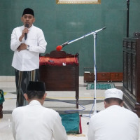 Kakan Kemenag Barru Hadiri Peringatan Isra Mi'raj di Masjid Agung