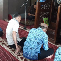 Plt. Kakanwil  Ajak Jamaah Tingkatkan Kepekaan Sosial