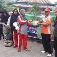 Roâ€™an Akbar 2019,Kasi PD Pontren Kemenag Parepare Serahkan Tanaman ke Sejumlah Pesantren