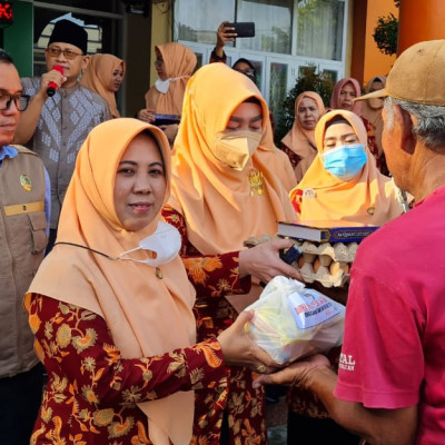 DWP Kemenag Bone Bagi Paket Ramadhan Berkah