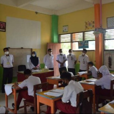 H. Jamaris Pantau Langsung Pelaksanaan Ujian Madrasah Tingkat MI dan MTs