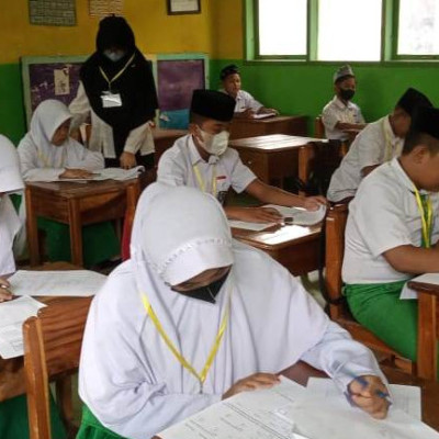 Madrasah Ibtidaiyah DDI Kampung Jaya Pinrang Laksanakan Ujian Akhir Madrasah