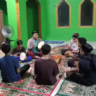 Lestarikan Musik Tradisional Islami, Santri PP As’adiyah Galung Beru Bulukumba Rutin Latihan Rebana