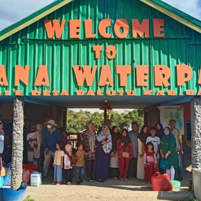 MI DDI Kampung Baru Gelar Perpisahan dan Rekreasi di Diana Water Park Barru