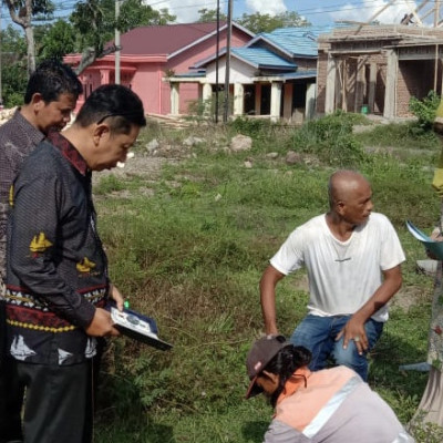 KUA Ujung Loe Lakukan Pengukuran Arah Kiblat di Desa Balong