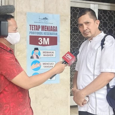 Kepala KUA Tanete Riattang Ngobrol Perkara Masker Dengan Reporter CNN Indonesia