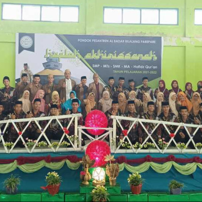 Penamatan Pondok Pesantren Al-Badar Bilalang Parepare Hasilkan 3 Wisudawan Terbaik 