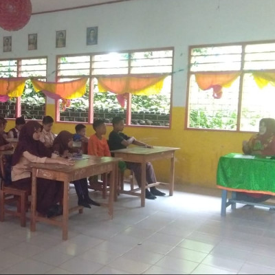 Upaya Cerdas Guru Kelas VI MIS Serre, Cerminkan Akhlak Peserta Didik Dari Madrasah