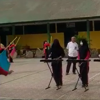 Kepala MTsN 1 Bone Beri Motivasi Saat Latihan Marching Band