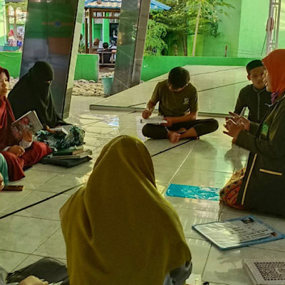 Penyuluh Pimpin Pengkajian Al Islam Literacy Perennial Community Of Enrekang