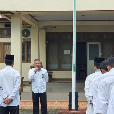 Jadi Pembina Apel, Kasubag TU Kemenag Wajo Harap Jaga Loyalitas