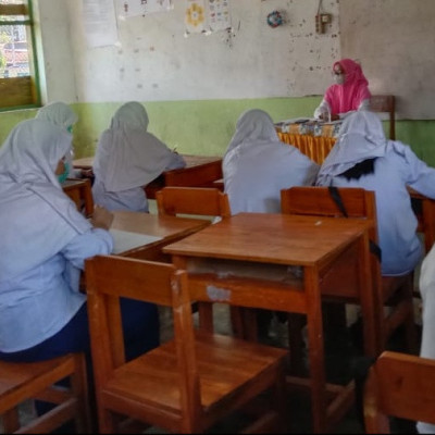 Suasana Pelaksanaan Ujian PAT Hari Keenam Di MTs Muhammadiyah Bulukumba 