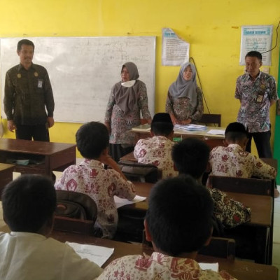 Pengawas Madrasah Pantau Pelaksanaan PAT Di MIN 1 Bone