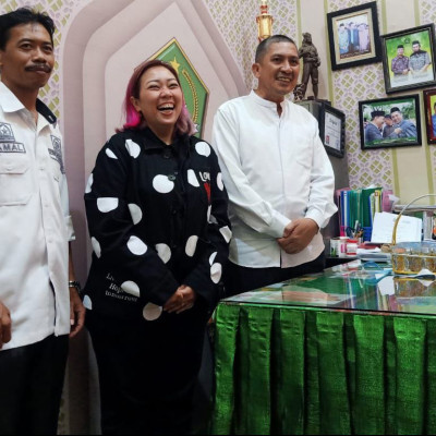 Puteri Presiden Gus Dur Berkunjung Ke KUA Tanete Riattang
