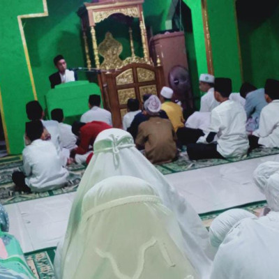 Santri PP As’adiyah Galung Beru Ngaji Kitab Bab Amanah