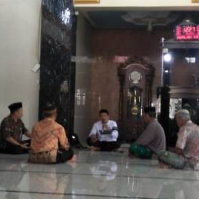 Ketua Baznas Kunjungi Masjid Nurul Amin Botto, Petugas UPZ rangkul BKMT