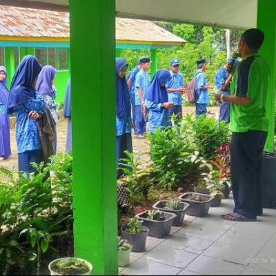 Kamad MTs Muhammadiyah Songing Umumkan Kelulusan Peserta Didik Kelas IX